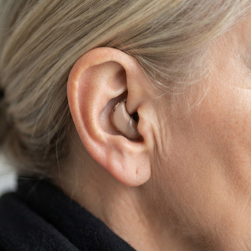 Nearly invisible in-ear hearing aid